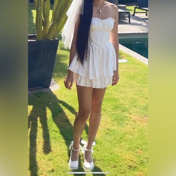 Selfie Leslie Paris Muse Gathered Bust Romper White Small - Picture 2 of 7